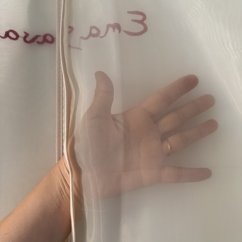 25'' Transparent Silk Suit Cover