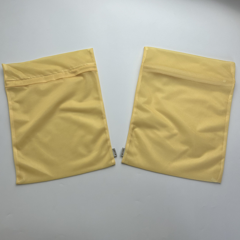 Washbag with Zipper Cover
