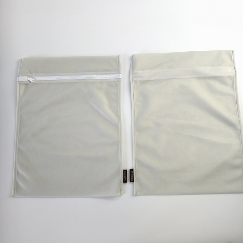 Mesh Laundry Bag with Zipper Cover