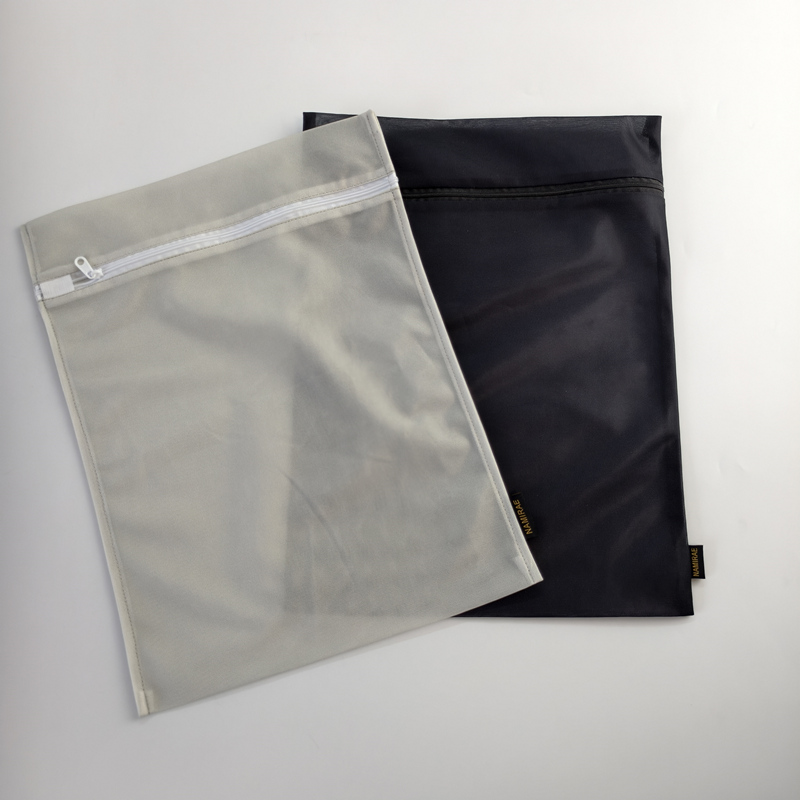 Mesh Laundry Bag with Zipper Cover